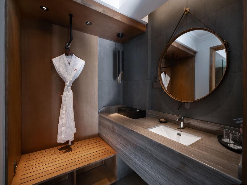 Rama Beach Resort & Villas image