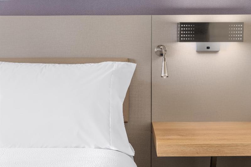 Hilton Garden Inn Queens/JFK Airport image