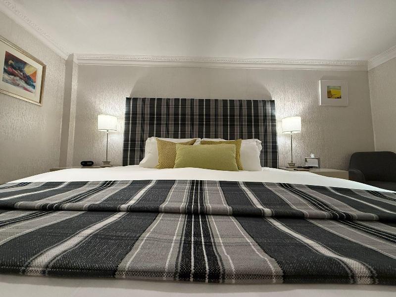 Airds Hotel image