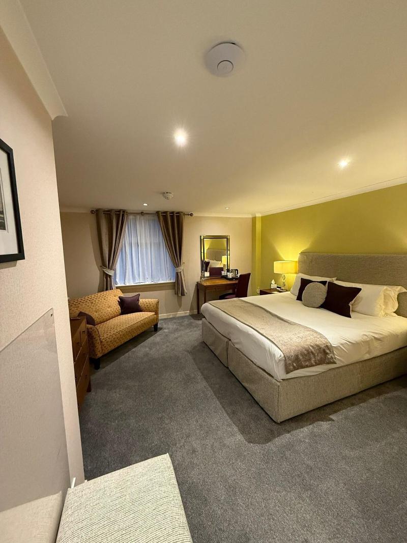 Airds Hotel image