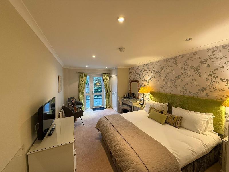 Airds Hotel image