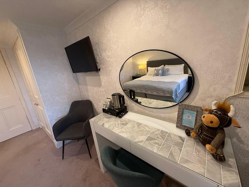 Airds Hotel image