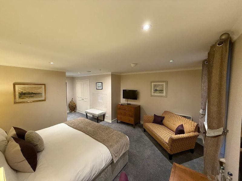 Airds Hotel image