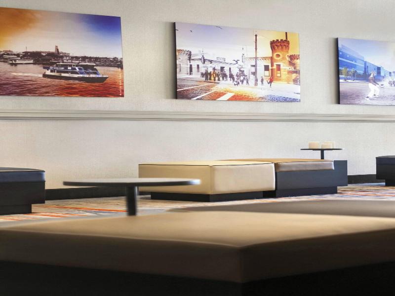New York Marriott at the Brooklyn Bridge image