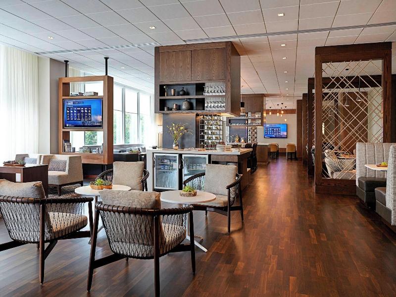New York Marriott at the Brooklyn Bridge image