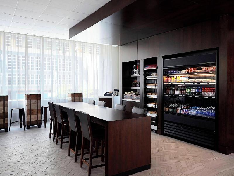 New York Marriott at the Brooklyn Bridge image