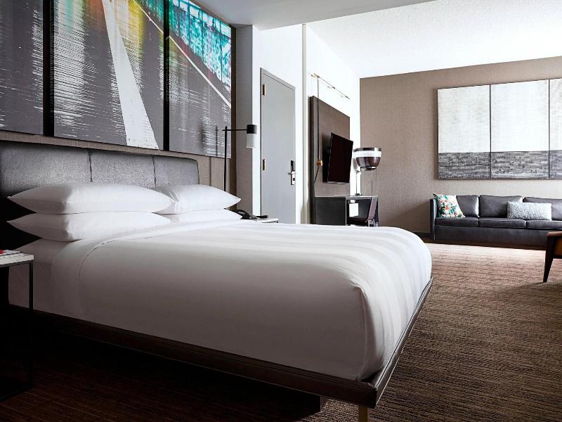 New York Marriott at the Brooklyn Bridge image