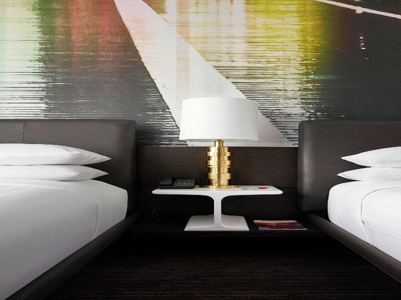 New York Marriott at the Brooklyn Bridge image
