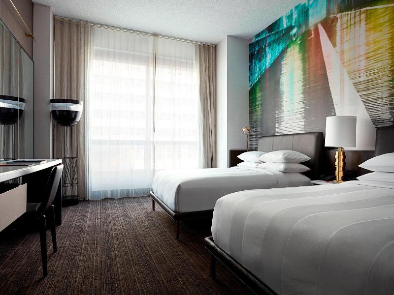 New York Marriott at the Brooklyn Bridge image