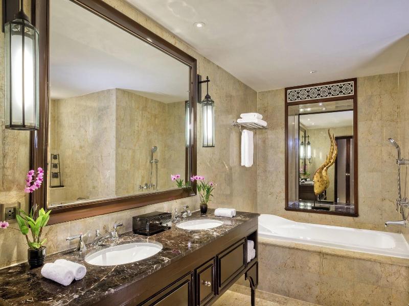 The Athenee Hotel, a Luxury Collection Hotel image