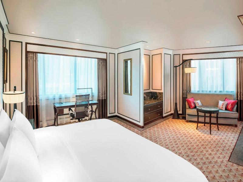 The Athenee Hotel, a Luxury Collection Hotel image
