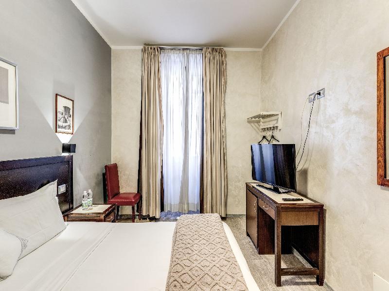 Hotel Family House image