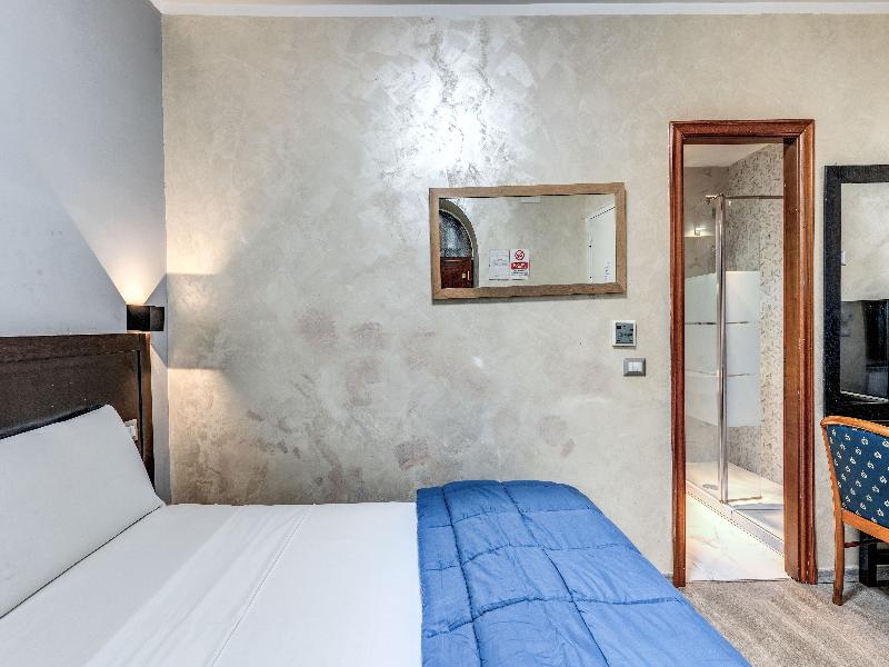 Hotel Family House image
