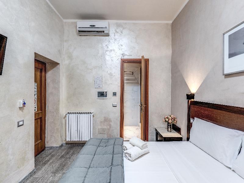 Hotel Family House image