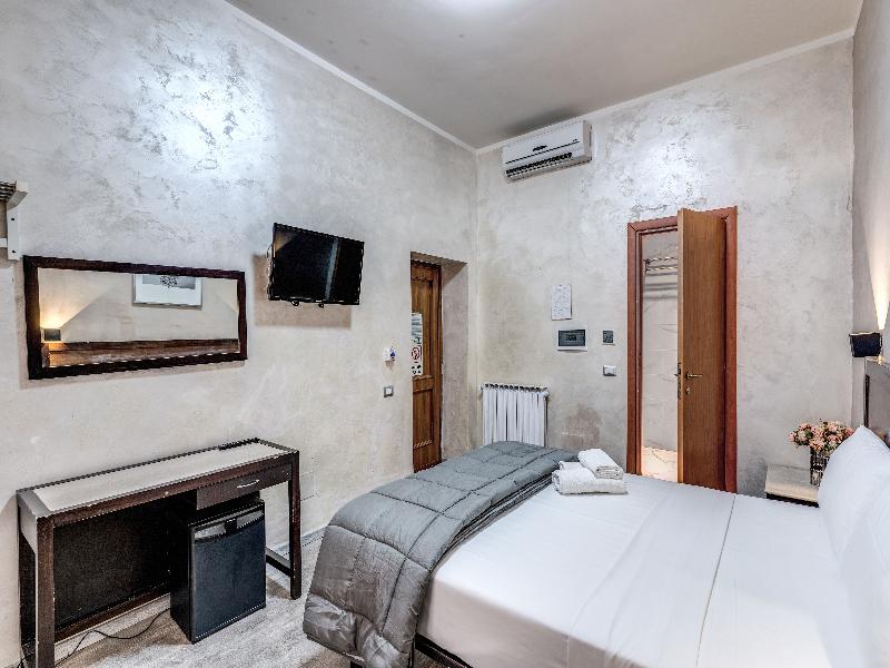 Hotel Family House image