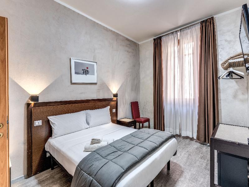 Hotel Family House image