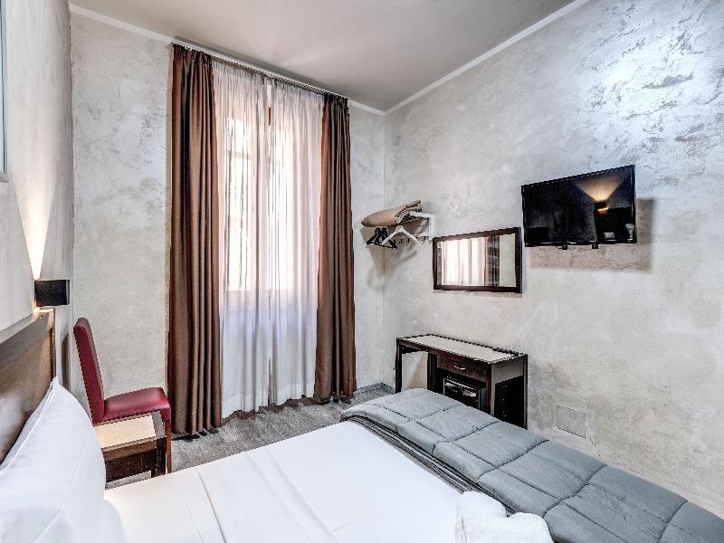 Hotel Family House image