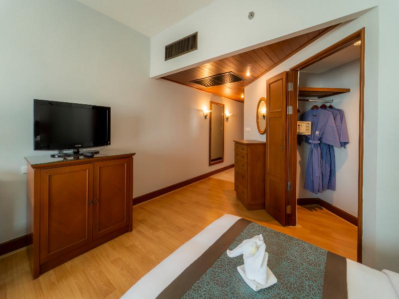Century Park Hotel image