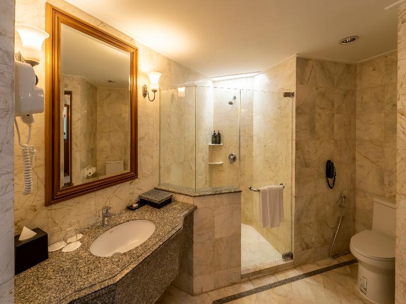 Century Park Hotel image
