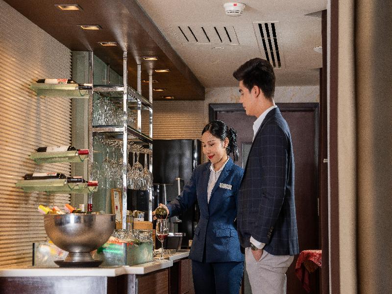 Holiday Inn Bangkok Silom image