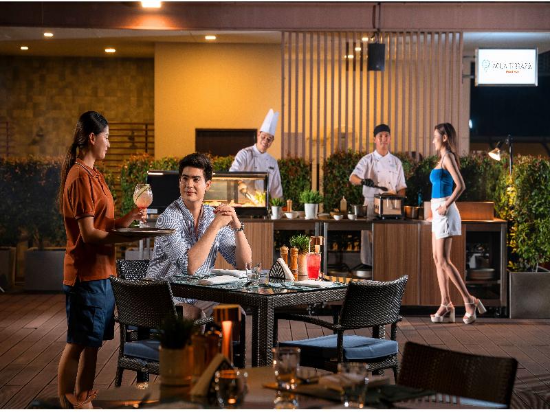 Holiday Inn Bangkok Silom image
