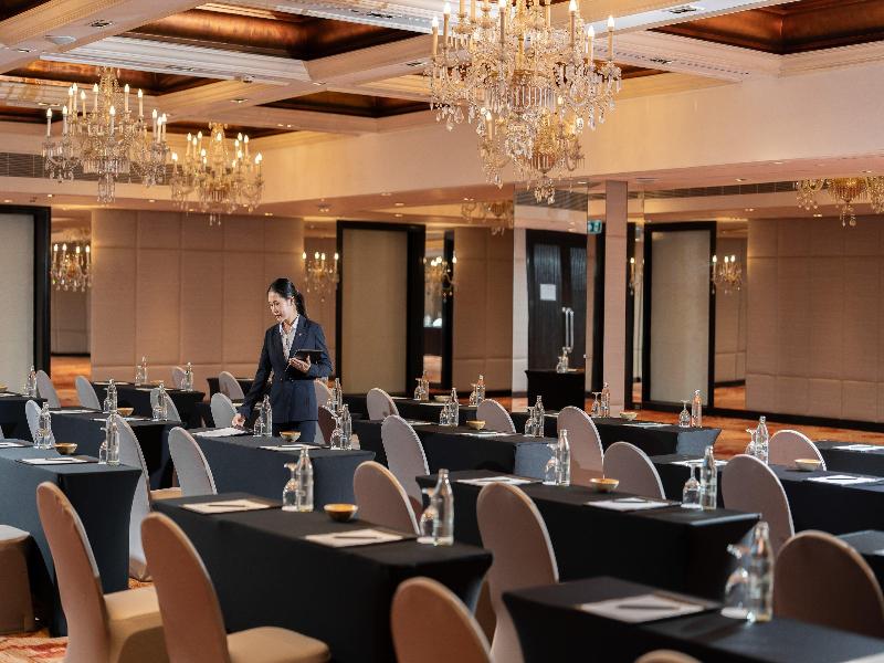 Holiday Inn Bangkok Silom image