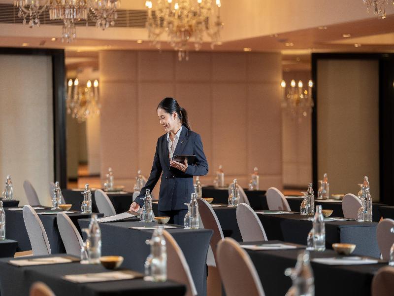 Holiday Inn Bangkok Silom image