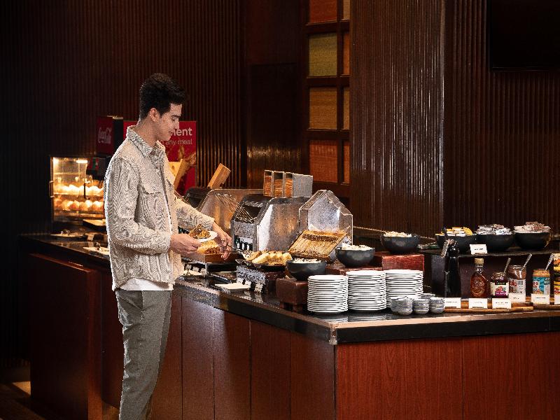 Holiday Inn Bangkok Silom image