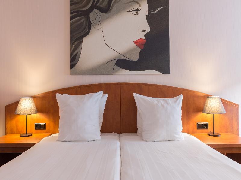 Leonardo Hotel Utrecht City Center image