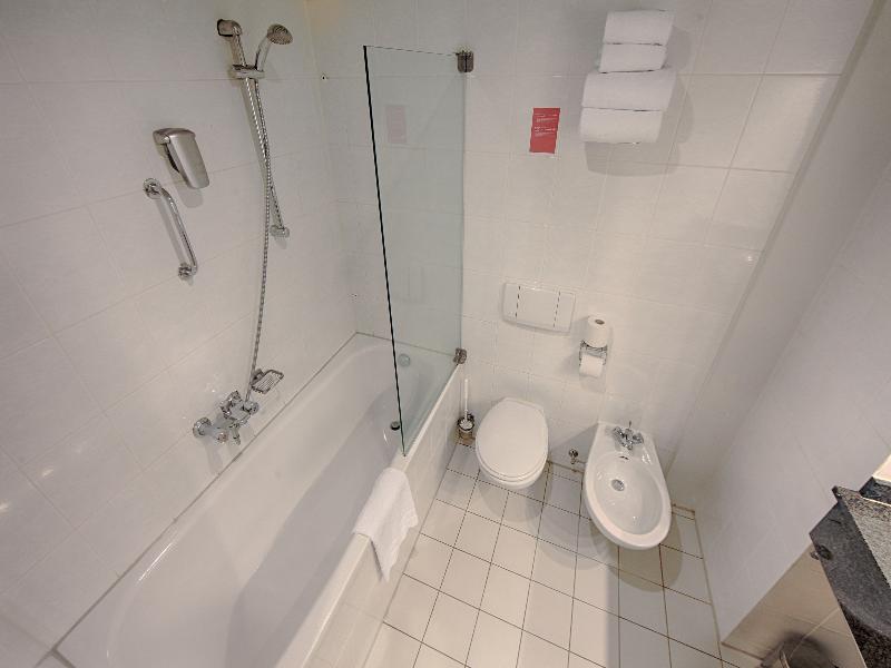 Leonardo Hotel Utrecht City Center image