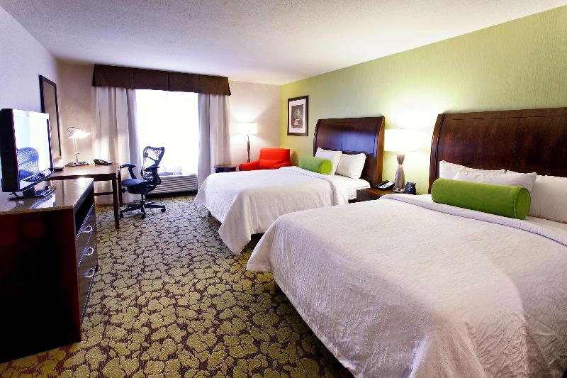 Hilton Garden Inn Staten Island image
