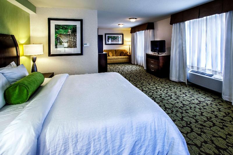 Hilton Garden Inn Staten Island image