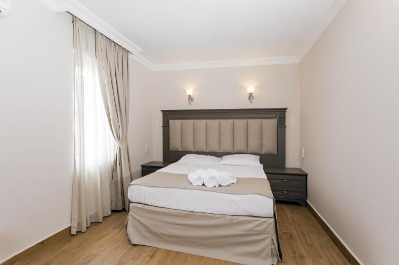 Moonshine Hotel and Suites image