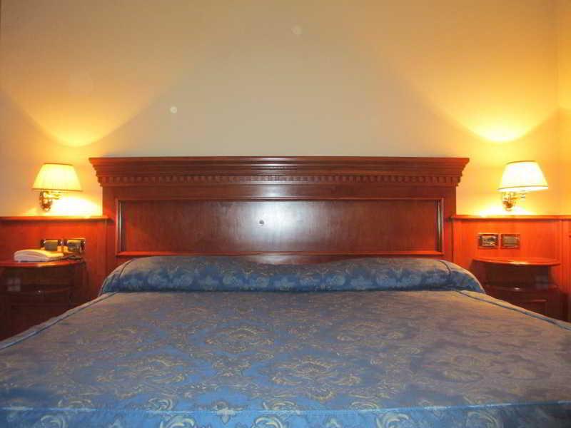 Larissa Inn image