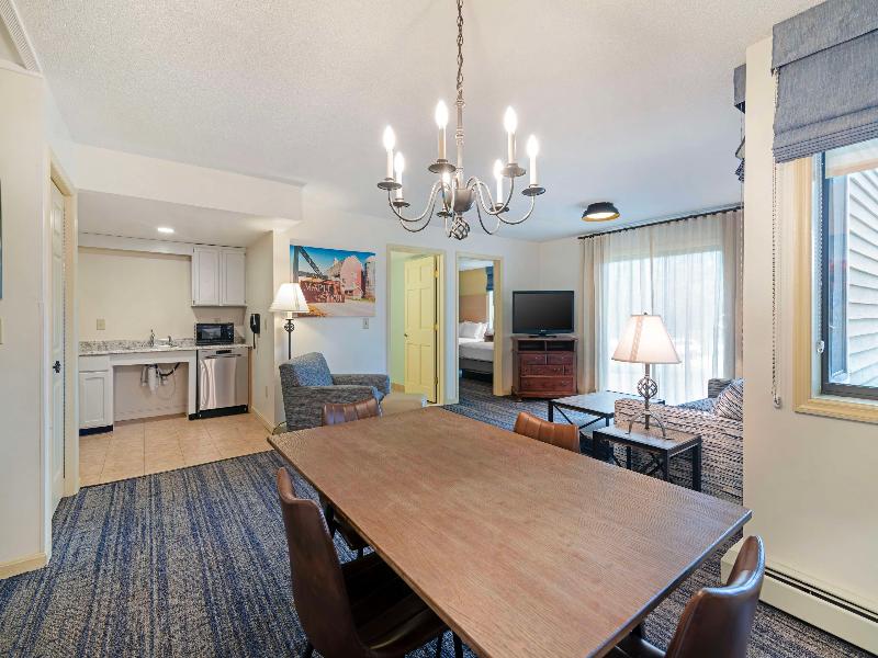 Best Western Inn & Suites Rutland-Killington image
