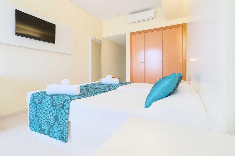 AzuLine Hotel Pacific image