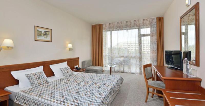 Sol Nessebar Bay Resort image