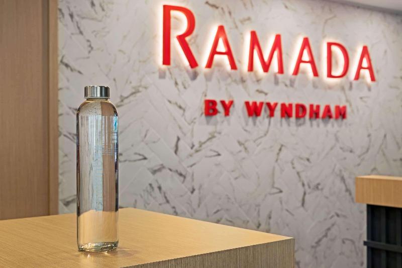 Fotos Hotel Ramada By Wyndham Valencia Almussafes