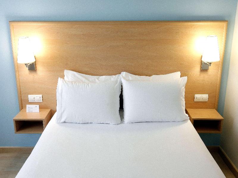 Travelodge Madrid Arturo Soria image