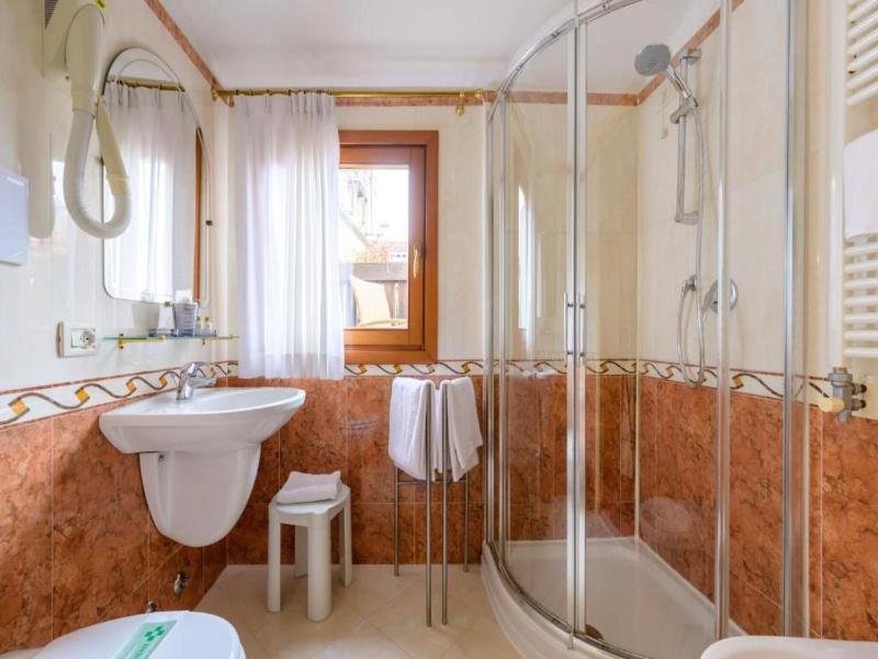 Locanda Al Leon image