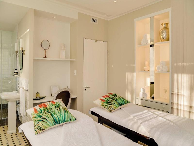Protea Hotel Cape Town Waterfront Breakwater Lodge image