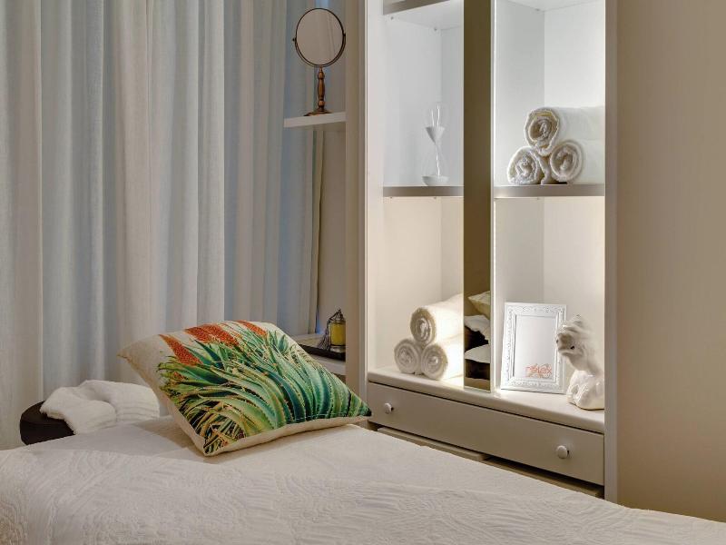 Protea Hotel Cape Town Waterfront Breakwater Lodge image