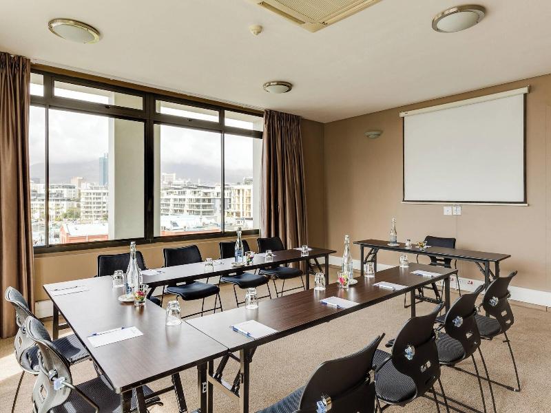 Protea Hotel Cape Town Waterfront Breakwater Lodge image