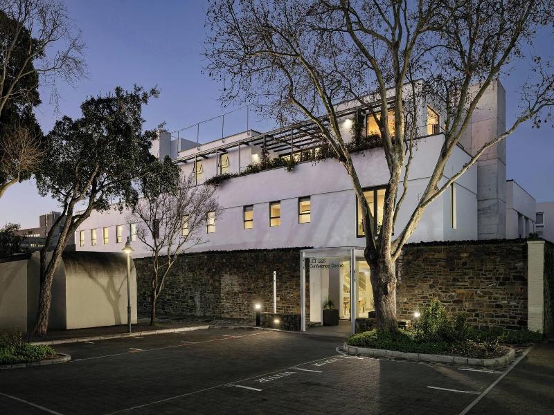 Protea Hotel Cape Town Waterfront Breakwater Lodge image