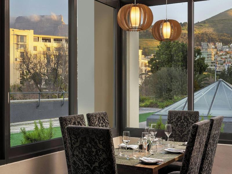 Protea Hotel Cape Town Waterfront Breakwater Lodge image