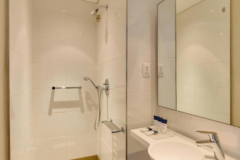 Protea Hotel Cape Town Waterfront Breakwater Lodge image