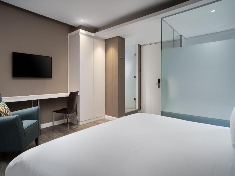 Protea Hotel Cape Town Waterfront Breakwater Lodge image