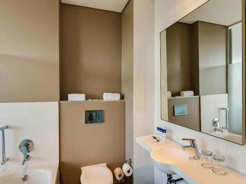 Protea Hotel Cape Town Waterfront Breakwater Lodge image