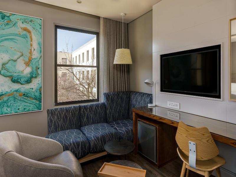 Protea Hotel Cape Town Waterfront Breakwater Lodge image