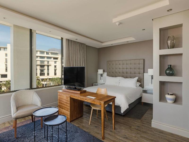Protea Hotel Cape Town Waterfront Breakwater Lodge image
